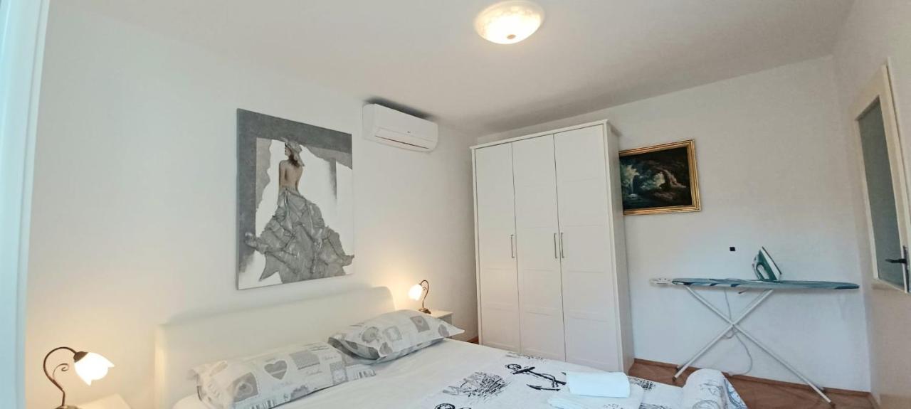 Apartman Perina Trogir Exteriör bild